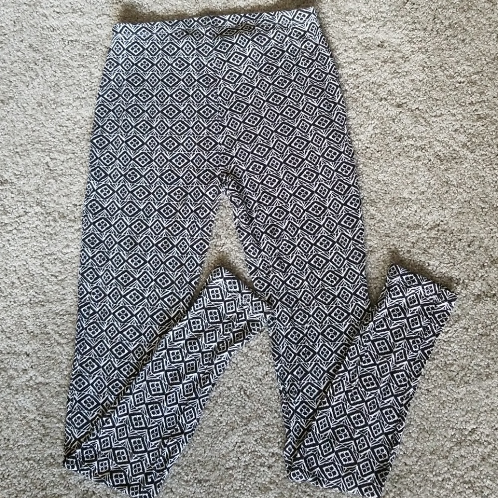 Black and white leggings